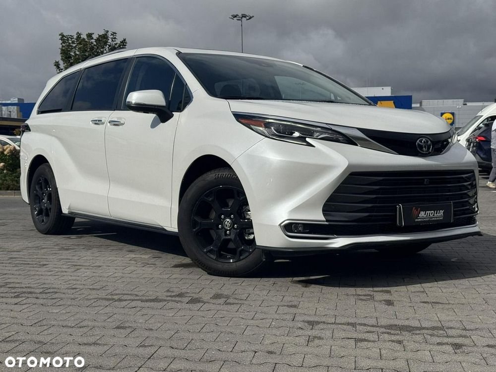 Toyota Sienna - 1