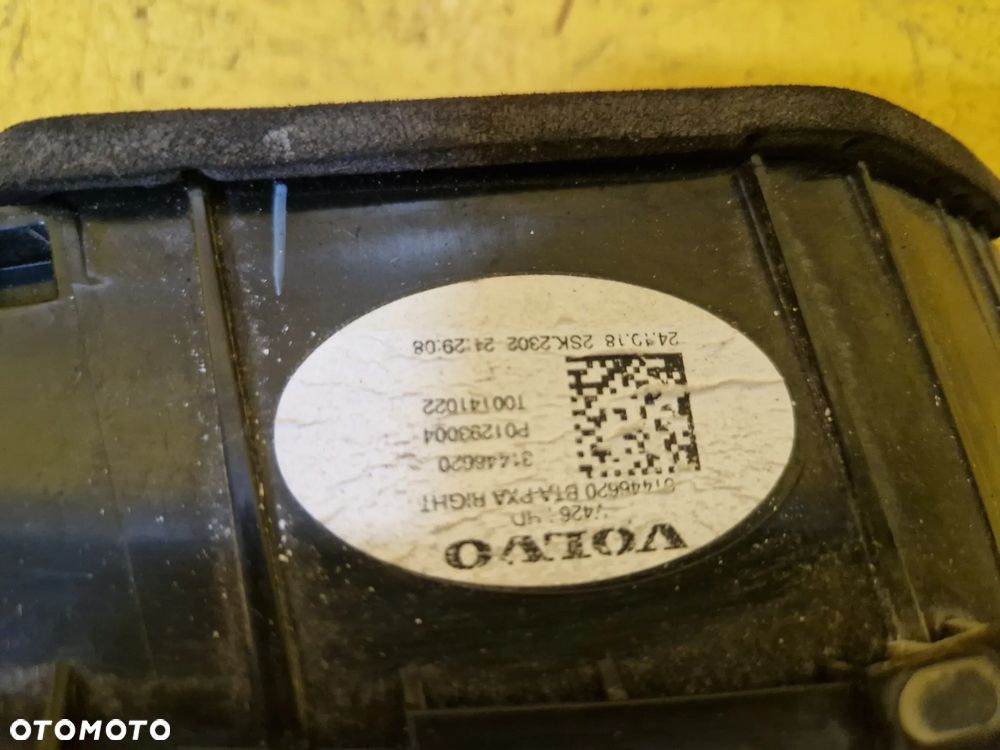 VOLVO XC60 II LAMPA TYŁ W KLAPĘ 31446620 - 3