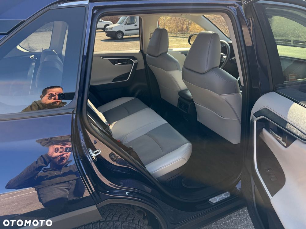 Toyota RAV4 - 16