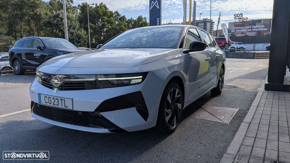 Opel Astra Sports Tourer - 1