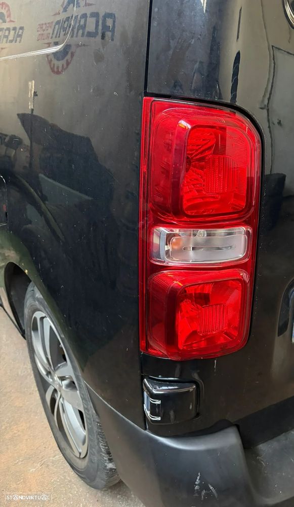 Farolim Trás Esquerda Peugeot Expert/Citroen Jumpy Ano 2018 - 2