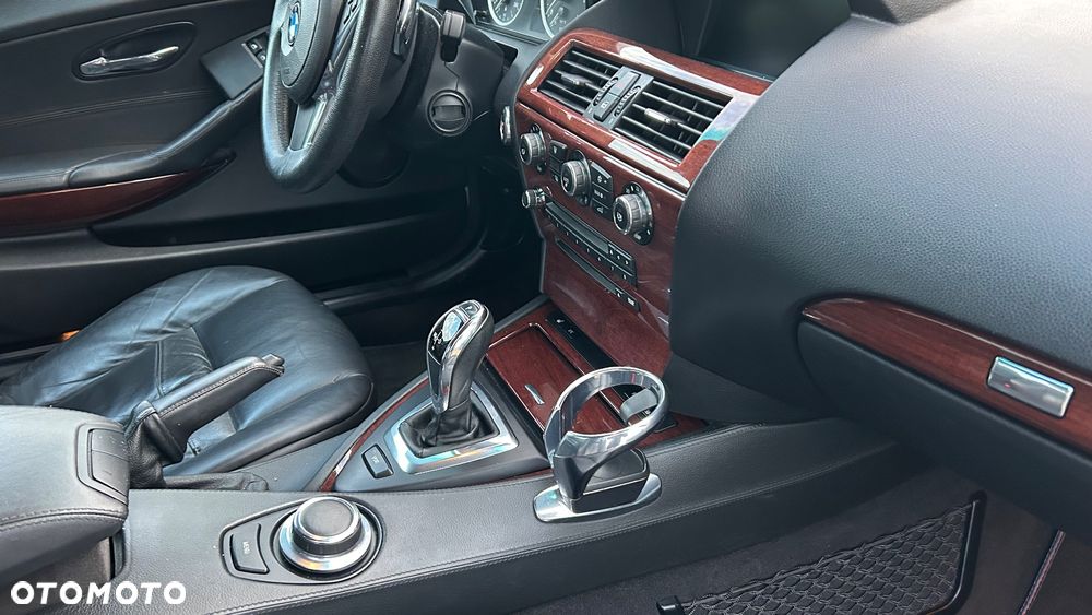 BMW Seria 6 650 i - 12
