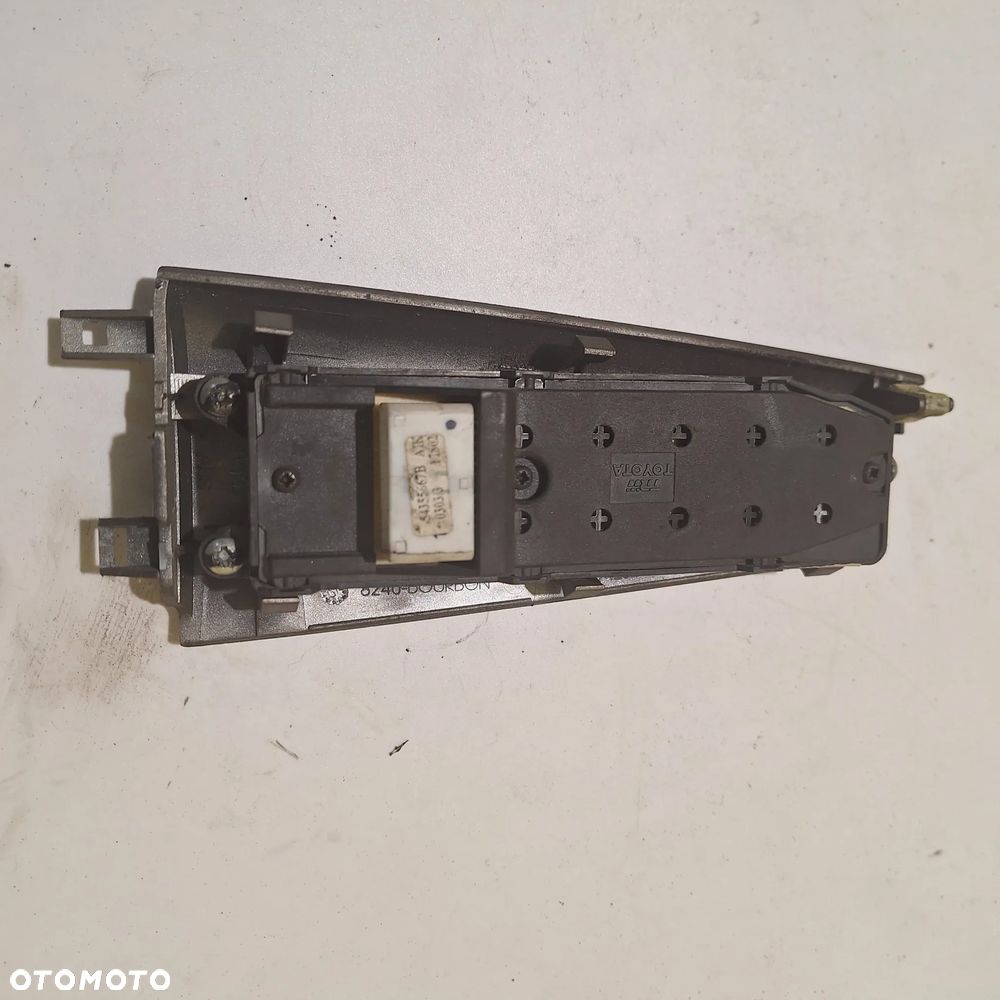 PRZELACZNIK SZYB LEWY PRZOD COROLLA E12 - 3