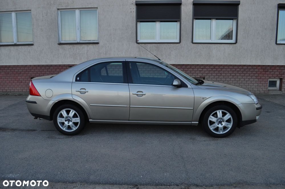 Ford Mondeo 1.8 Ghia - 4