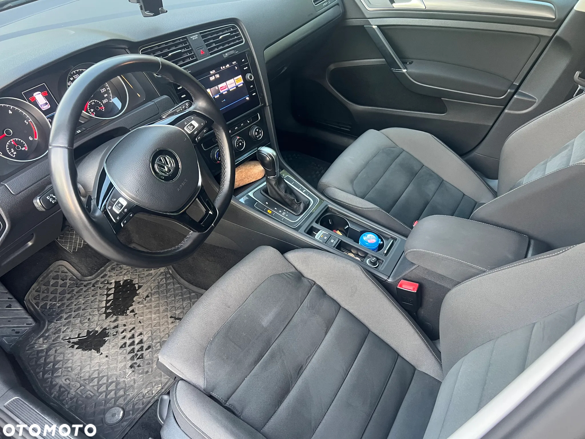 Volkswagen Golf - 8