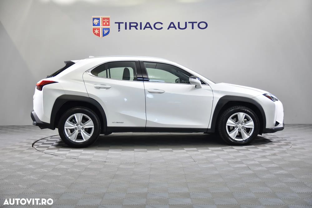 Lexus UX - 7