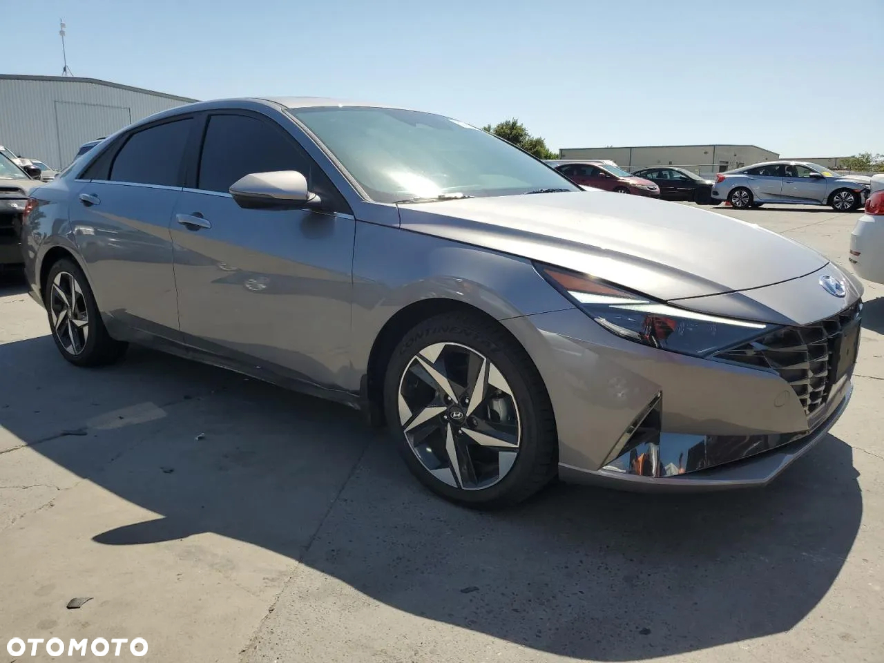 Hyundai Elantra - 2