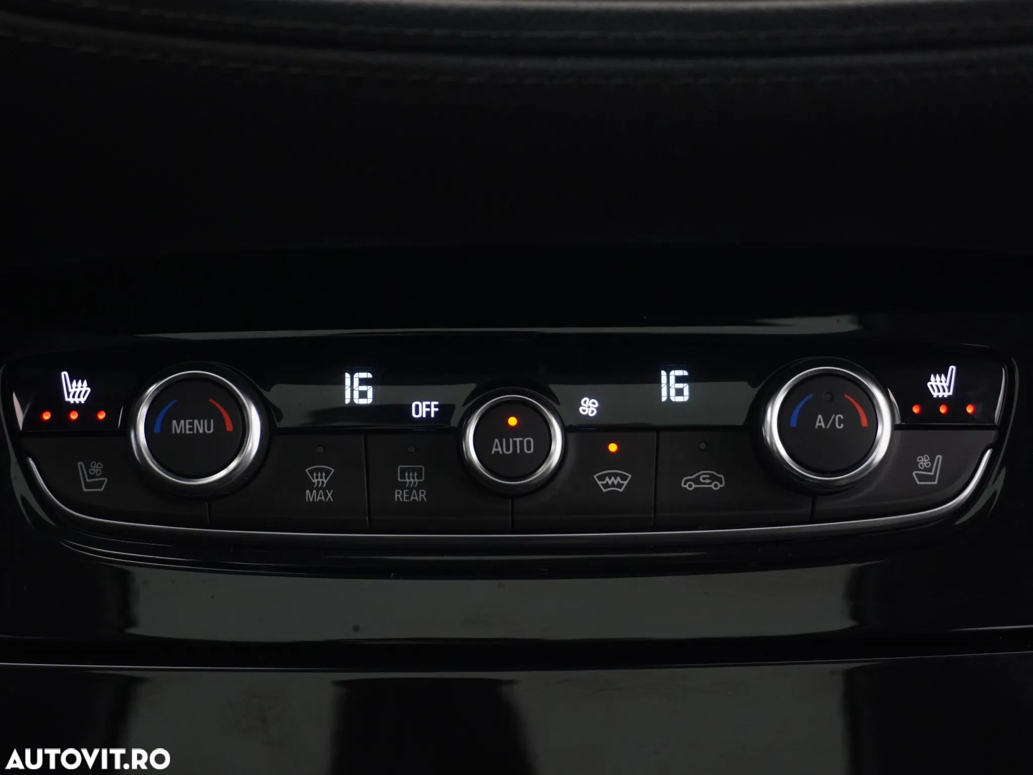 Opel Grandland X 2.0 START/STOP Aut. Ultimate - 29