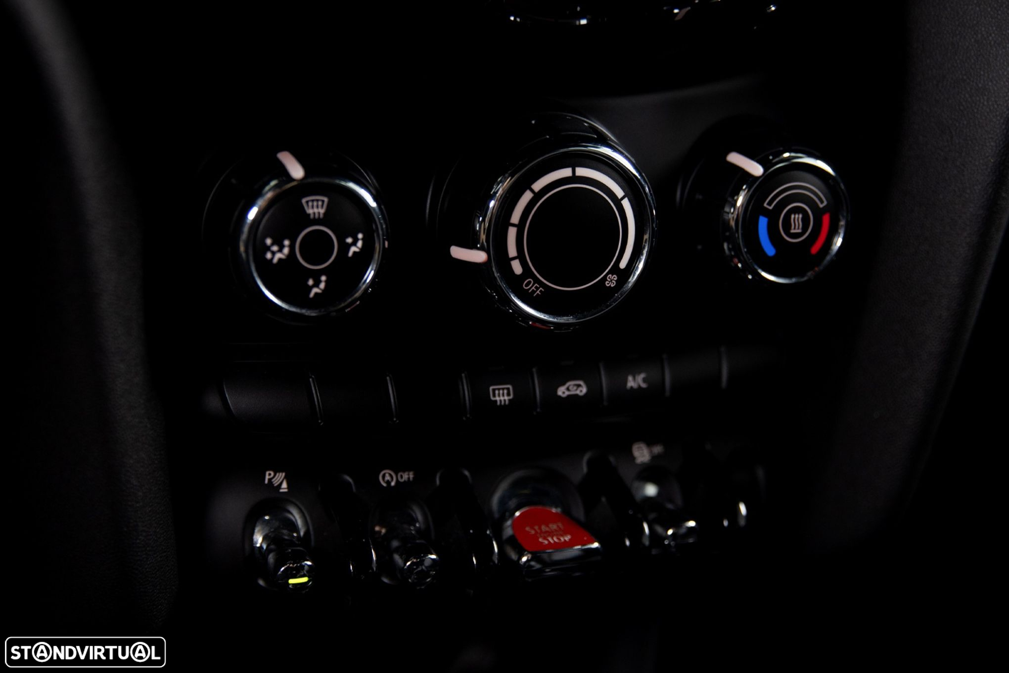 MINI 3 Portas Cooper D - 18