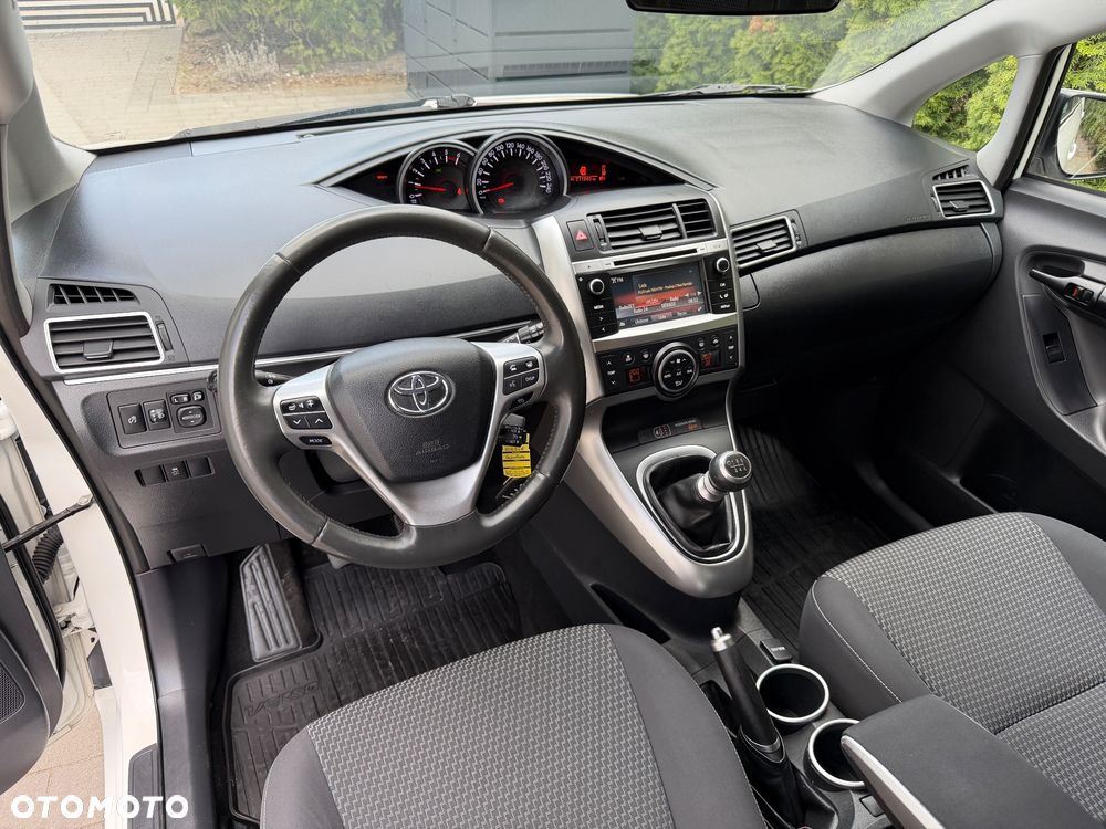 Toyota Verso 1.6 D-4D 5-Sitzer Start/Stop Skyview Edition - 27