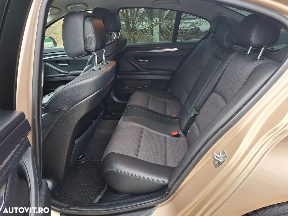 BMW Seria 5 525d xDrive AT - 17