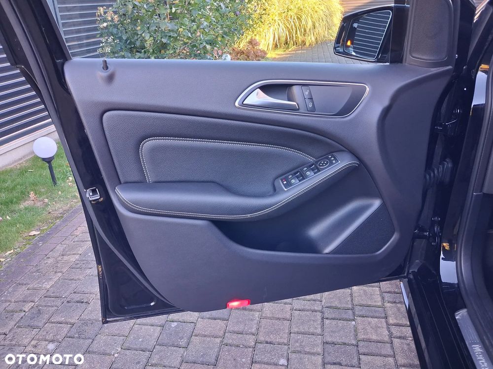 Mercedes-Benz Klasa B 180 7G-DCT Edition - 19