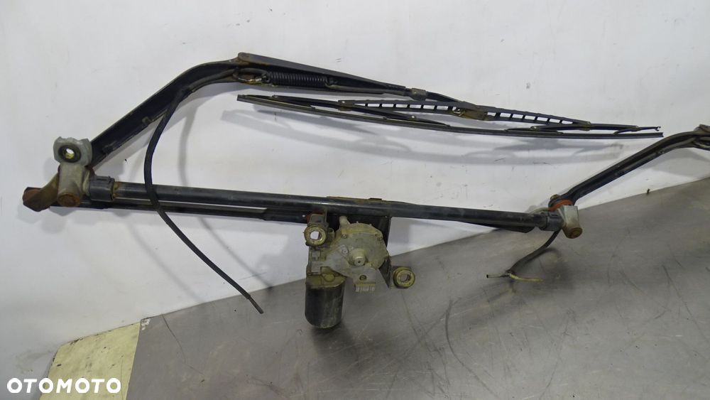 MECHANIZM WYCIERACZEK PRZÓD RAMIĘ MAN TGL 12.210 - 5