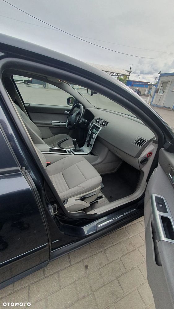 Volvo S40 2.0D Momentum - 10