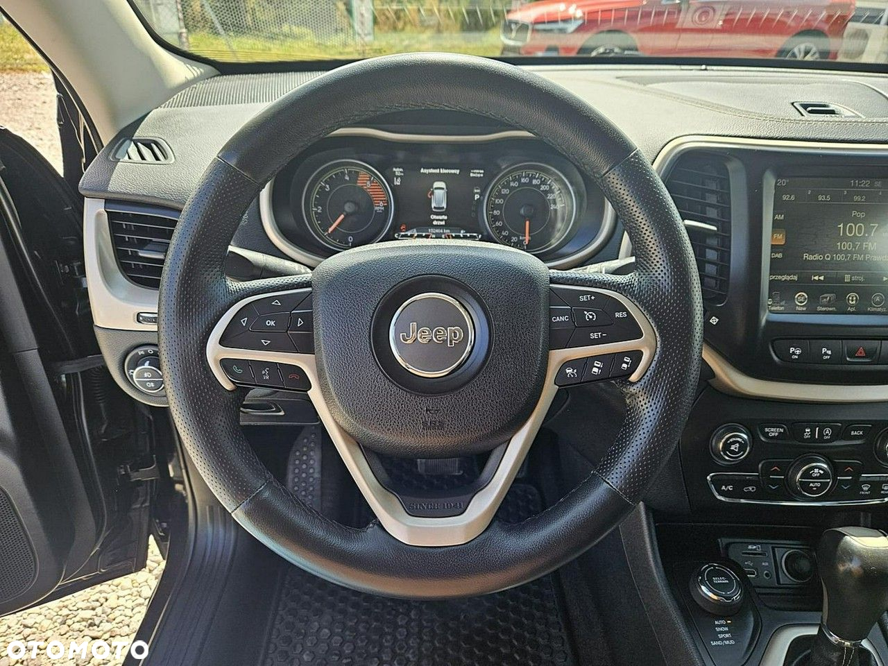 Jeep Cherokee - 12