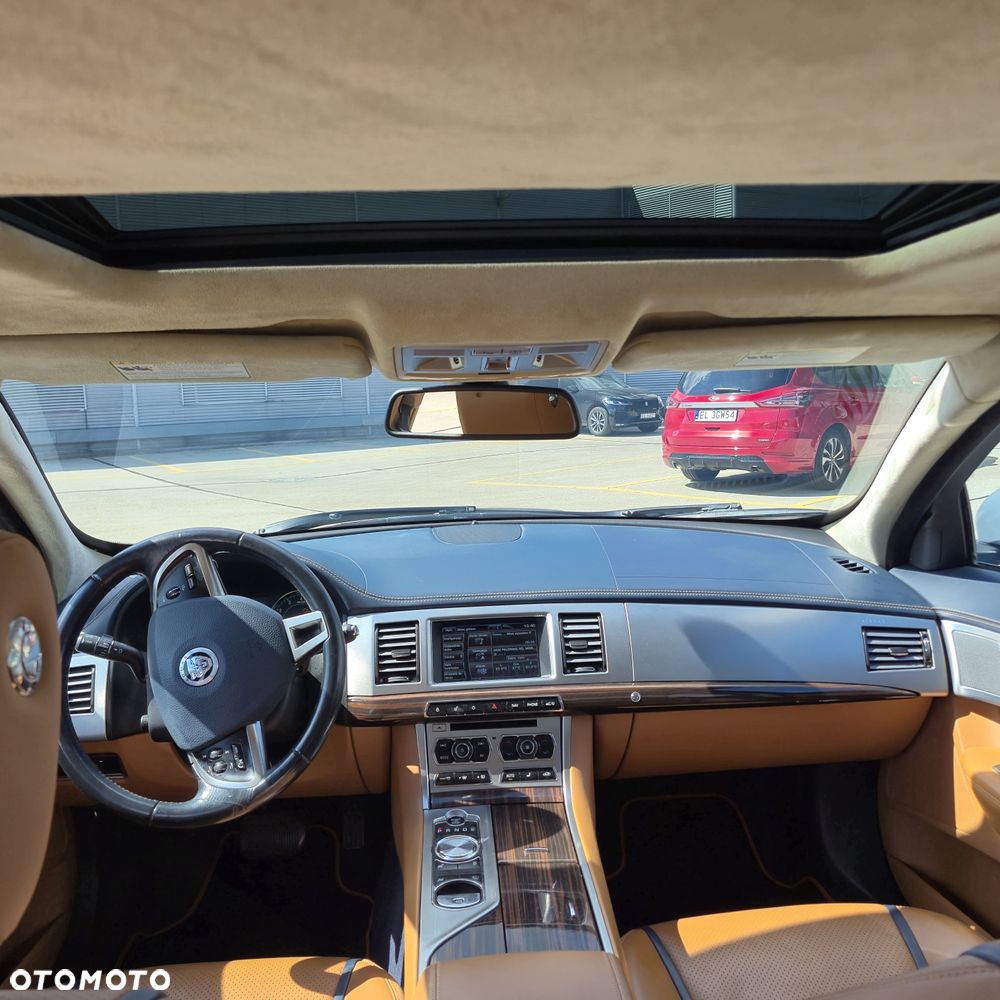 Jaguar XF - 7