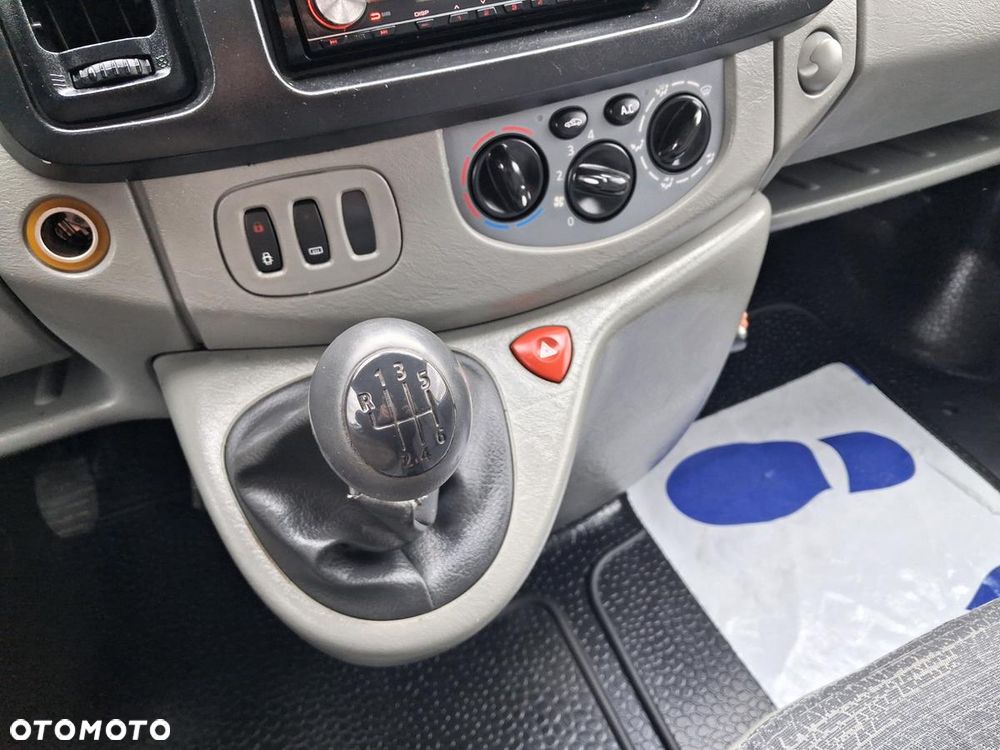 Renault Trafic - 16