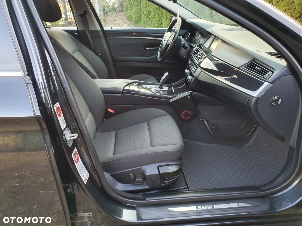 BMW Seria 5 520d Sport-Aut - 17