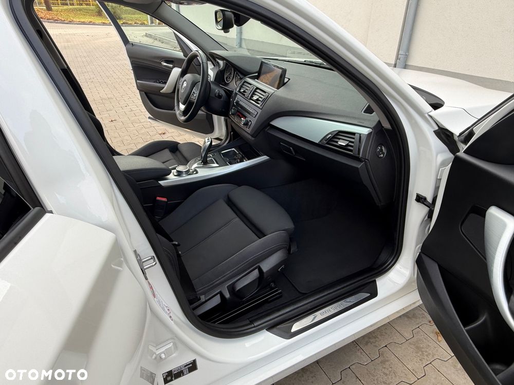 BMW Seria 1 118d Sport Line - 28