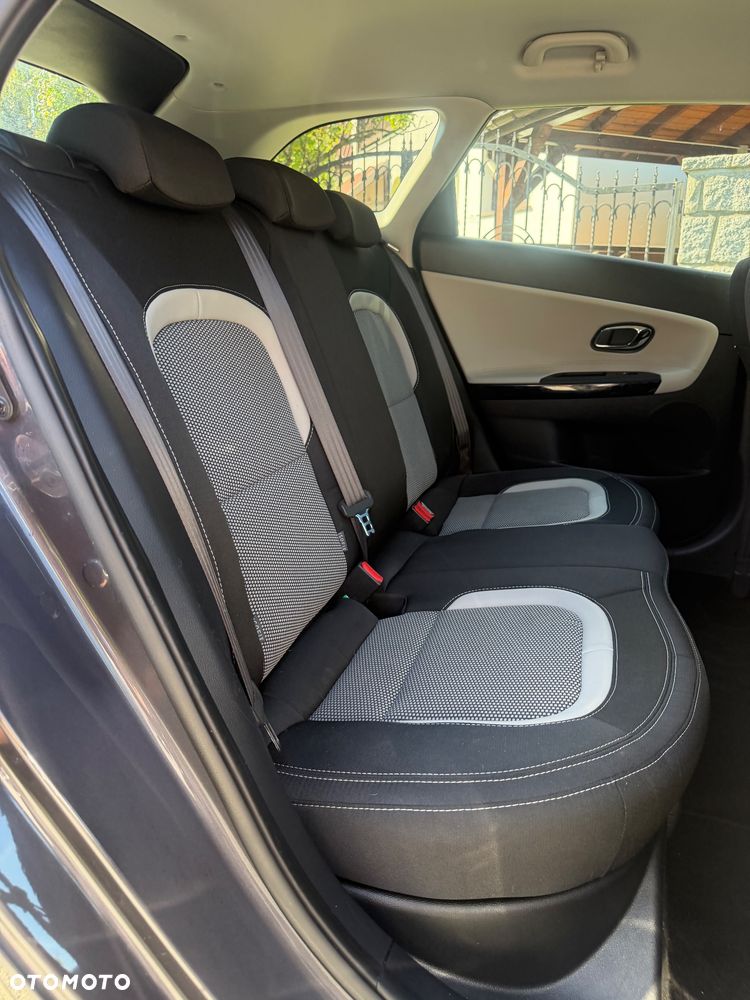 Kia Ceed 1.6 GDI Platinum Edition - 28
