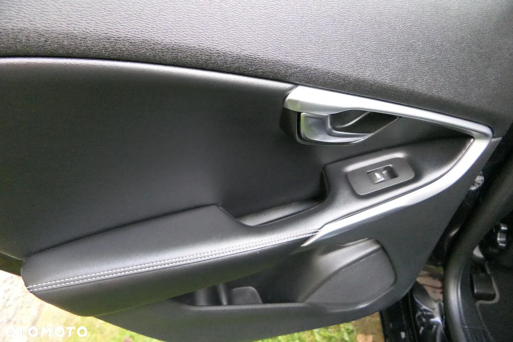 Volvo V40 D2 RDesign - 29
