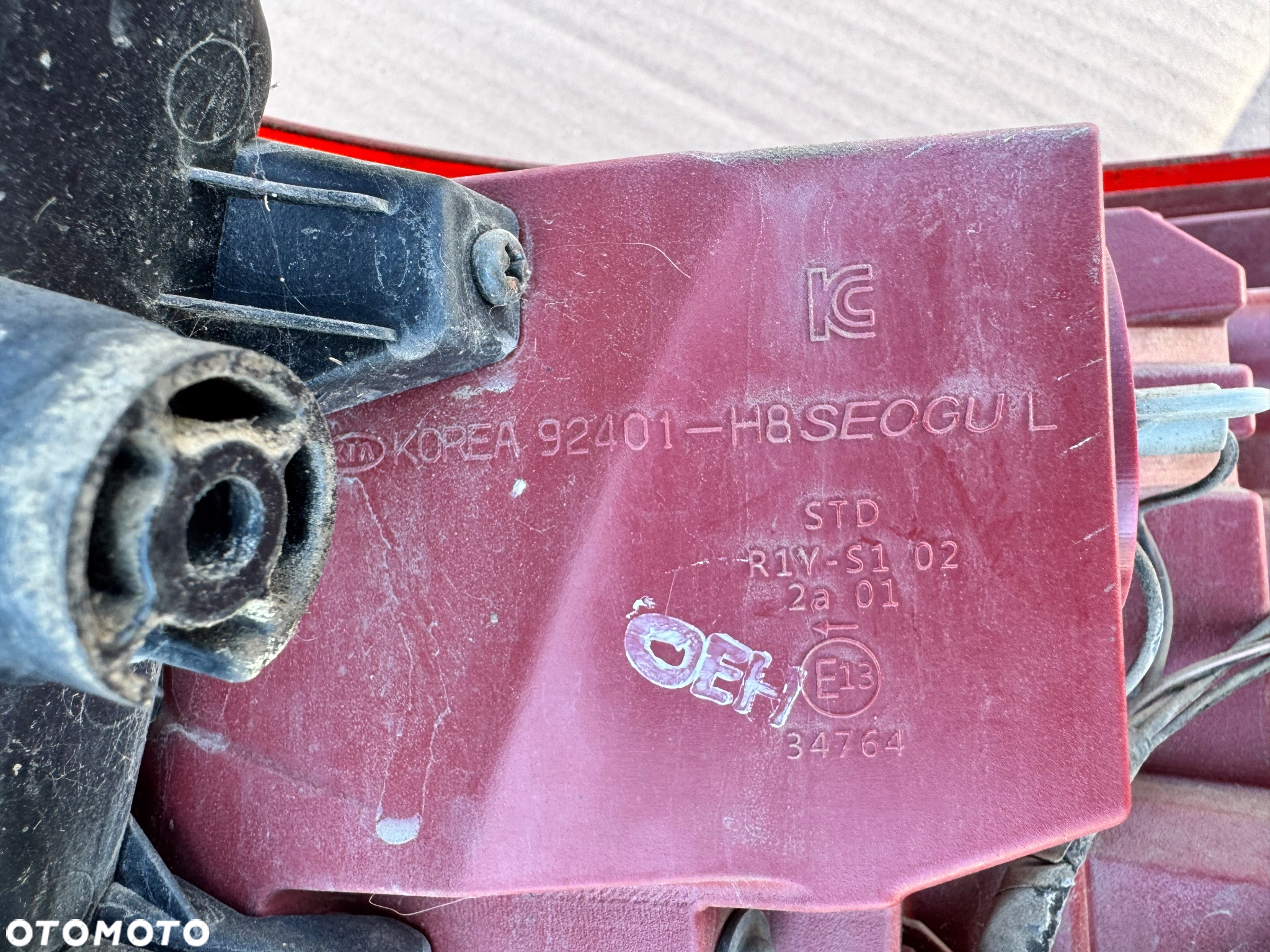 KIA STONIC LAMPA TYL LEWA PRAWA W BLOTNIK - 8