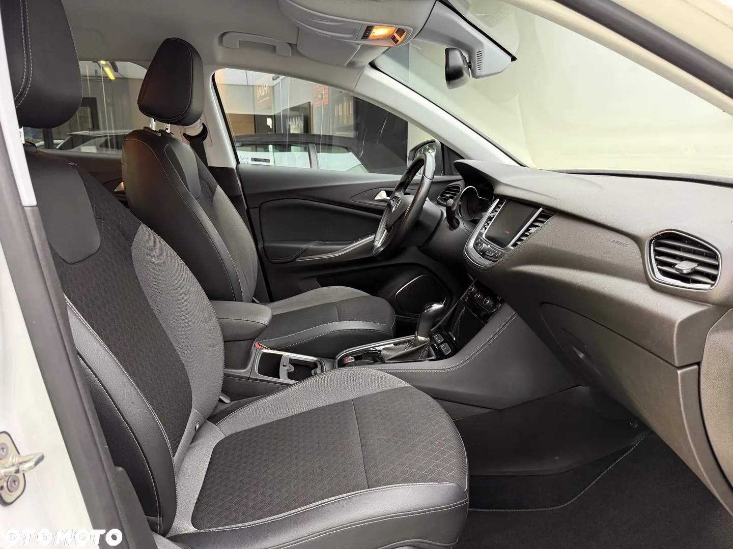 Opel Grandland X 1.2 T Innovation S&S - 17
