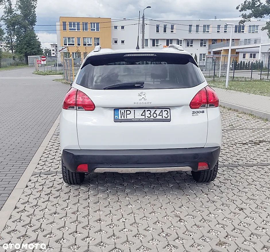 Peugeot 2008 1.2 Pure Tech Allure S&S - 6
