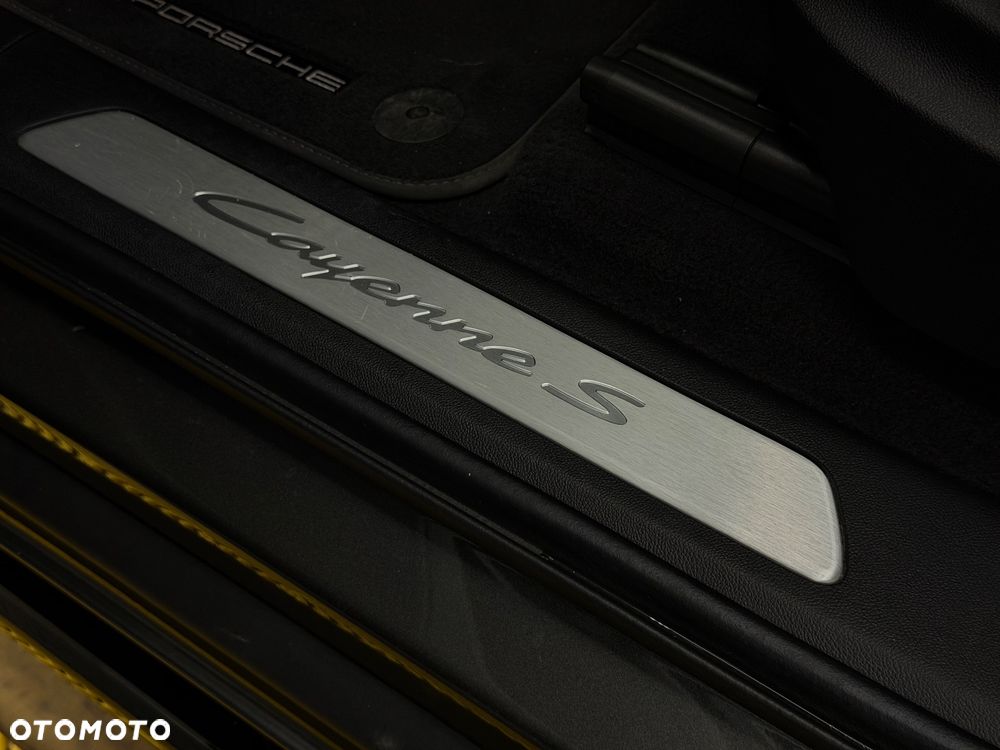 Porsche Cayenne S E-Hybrid PHEV - 16