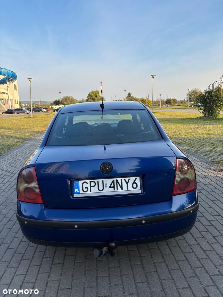 Volkswagen Passat 1.9 TDI Comfortline - 4