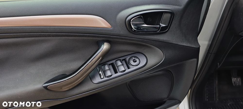 Ford Galaxy 2.0 Titanium - 13