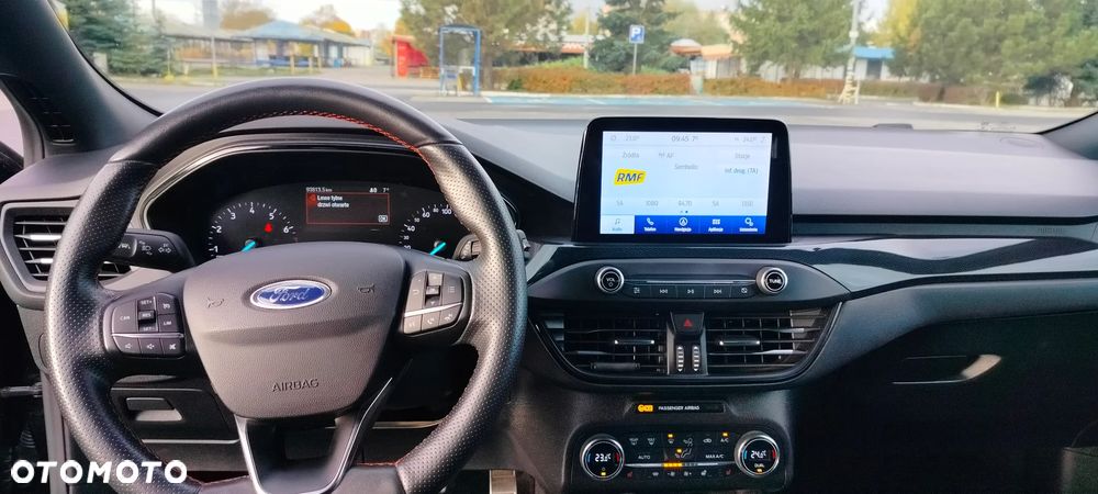 Ford Focus 1.5 EcoBoost ST-Line - 8