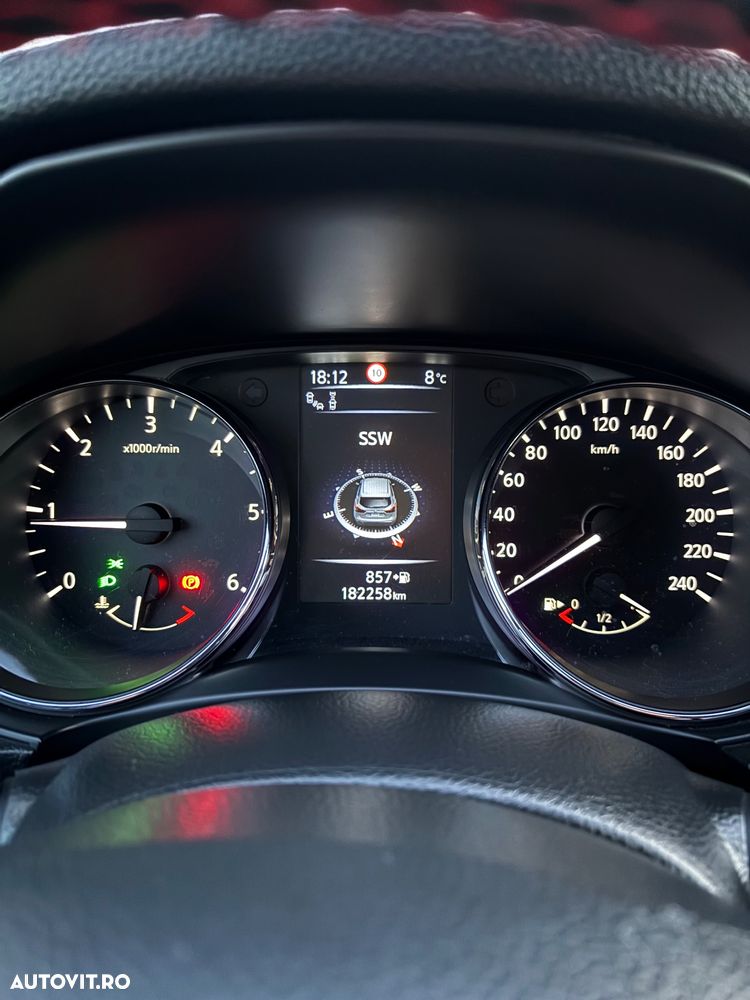 Nissan Qashqai 1.6 DCI Start/Stop 4X4-i Tekna - 8