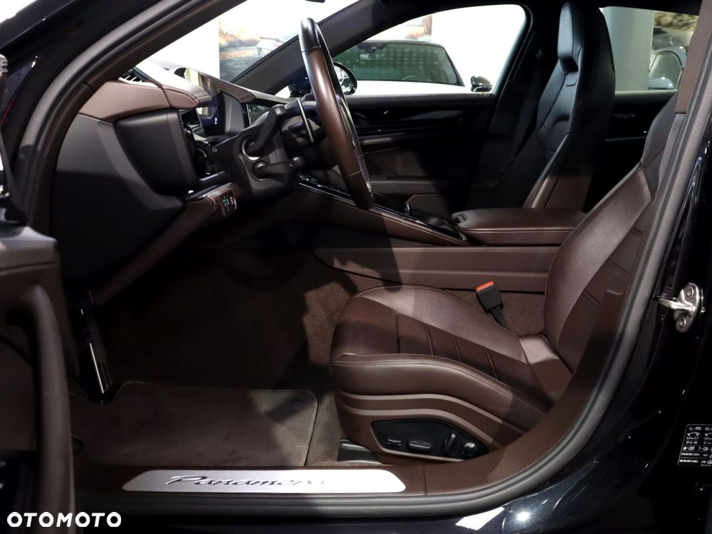 Porsche Panamera 4 E-Hybrid PHEV - 17