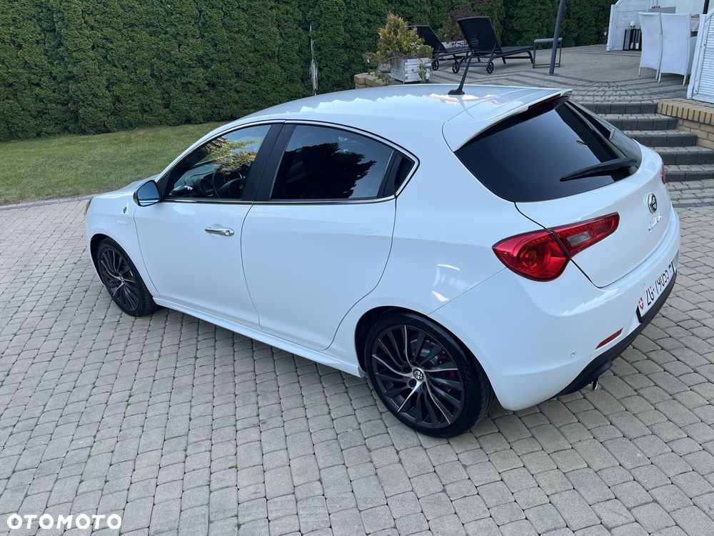 Alfa Romeo Giulietta 1.8 TBi 16V Quadrifoglio Verde - 2