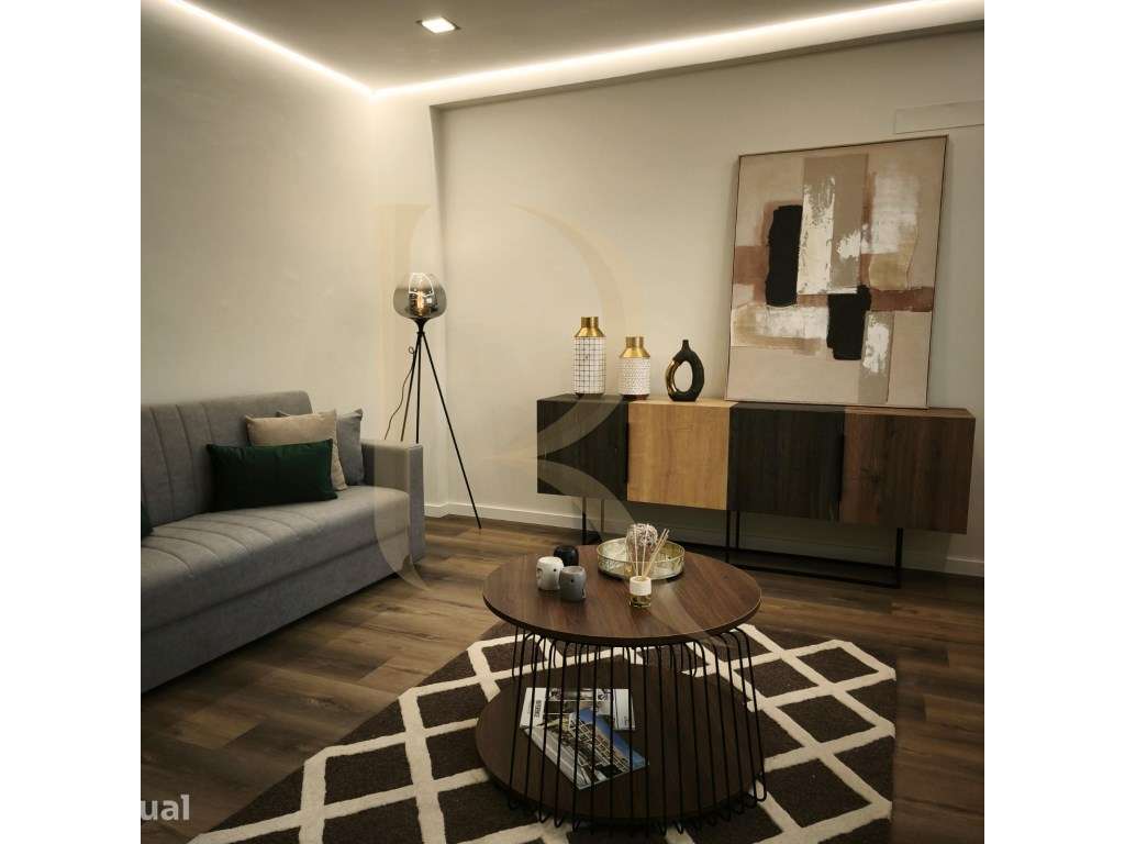Apartamento T3 remodelado com elevador em São Domingos de Benfica - Grande imagem: 2/32