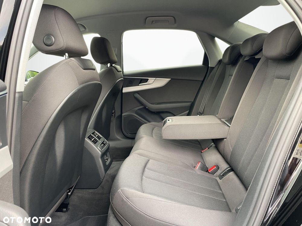 Audi A4 Limousine - 12