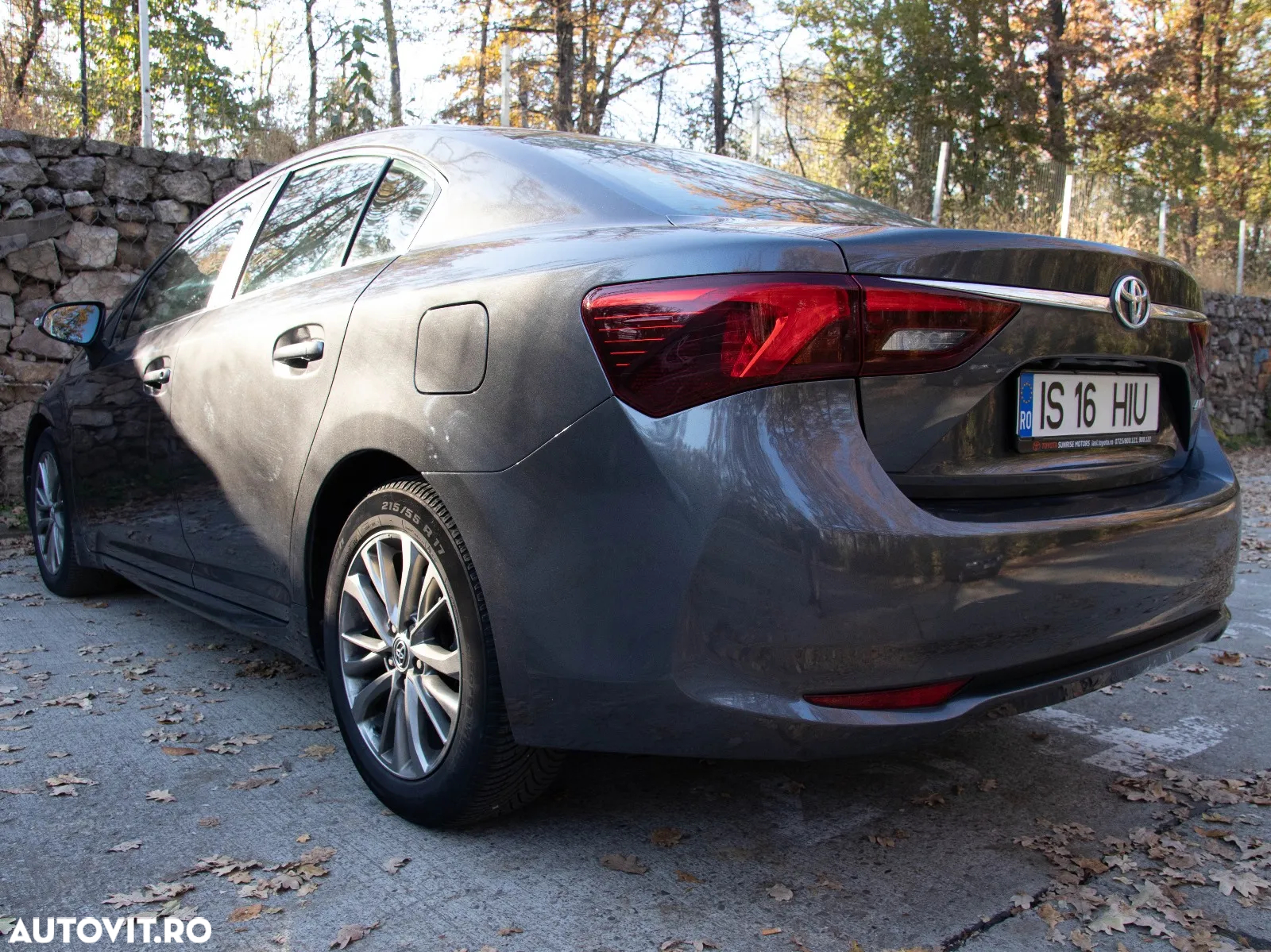 Toyota Avensis 2.0 D-4D Executive - 5