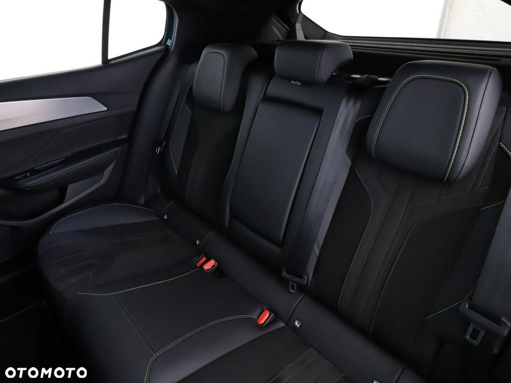 Peugeot 408 1.6 Plug-In Hybrid 225 GT EAT8 - 18