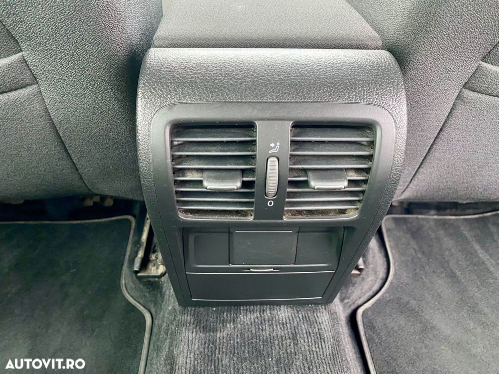 Volkswagen Passat 1.9 TDI DPF BlueMotion - 21