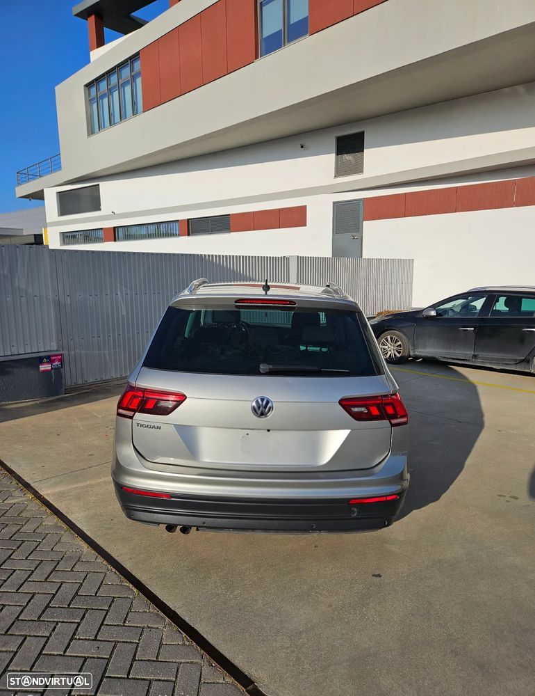VW Tiguan 2.0 TDI Confortline - 4