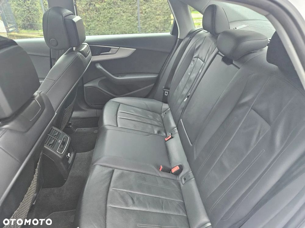 Audi A4 Limousine 2.0 TFSI ultra S tronic design - 24