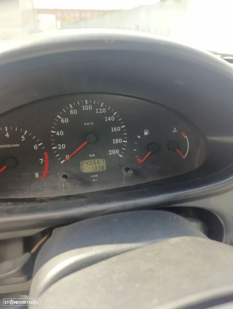 Nissan Micra 1.0 GX - 7