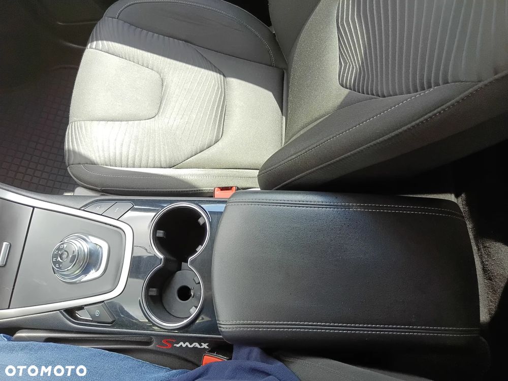 Ford S-Max - 16