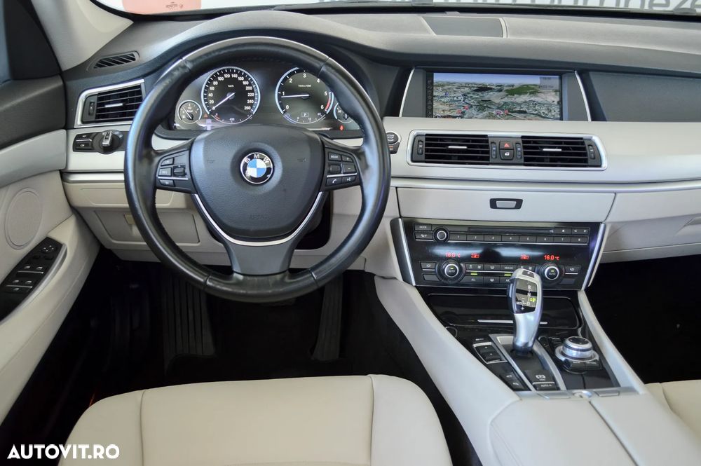 BMW Seria 5 520d Aut. Luxury Line - 29
