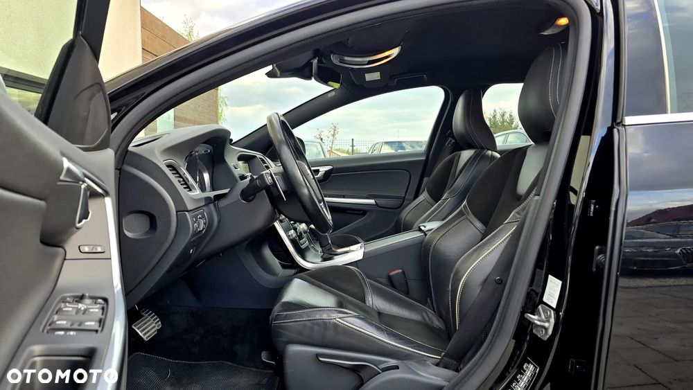 Volvo V60 D4 Geartronic RDesign - 18
