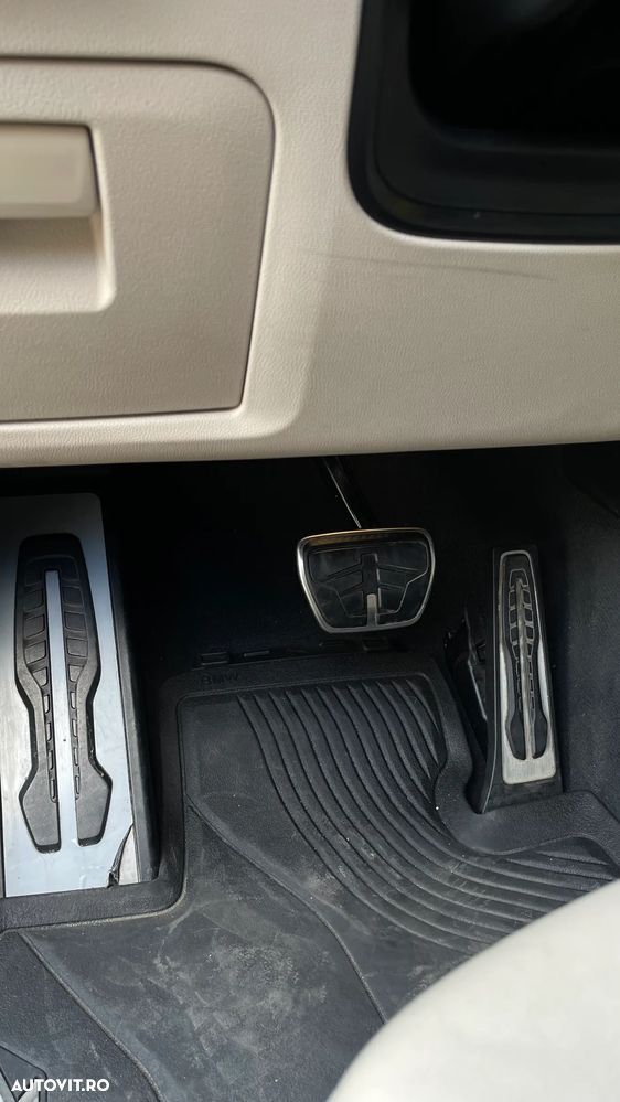 BMW X4 xDrive20i AT xLine - 33