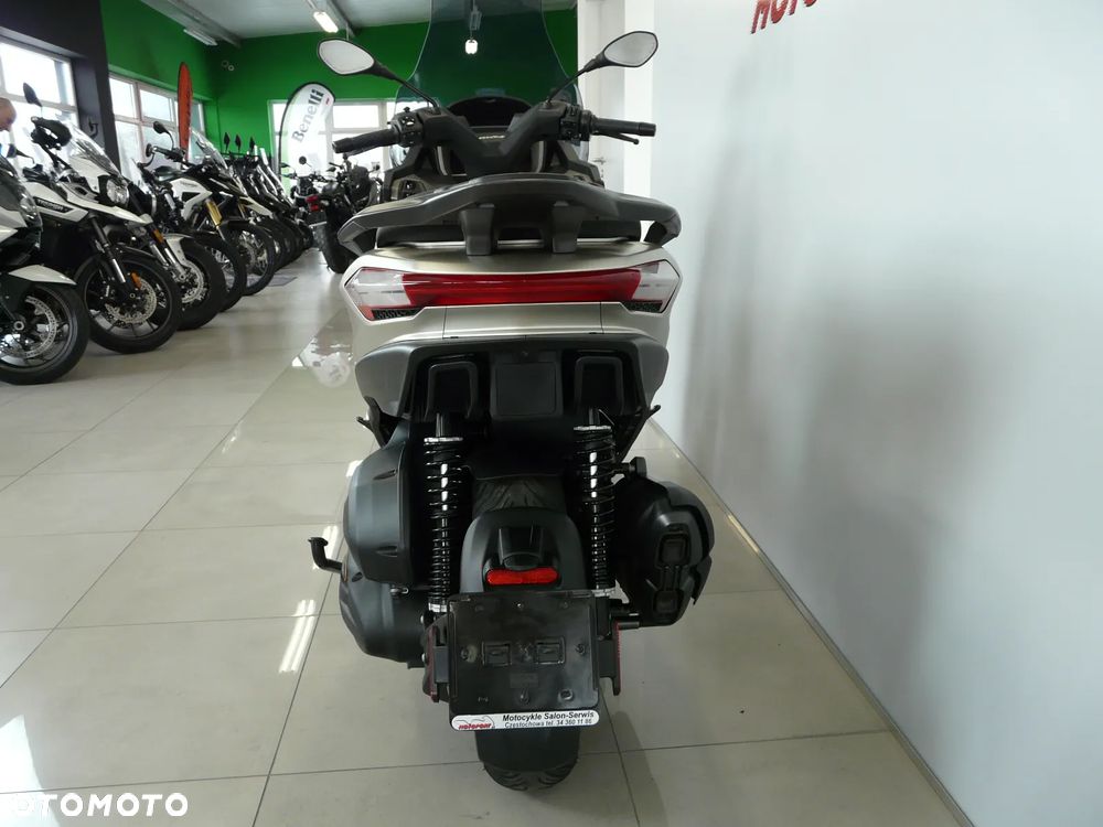 Piaggio MP-3 - 6