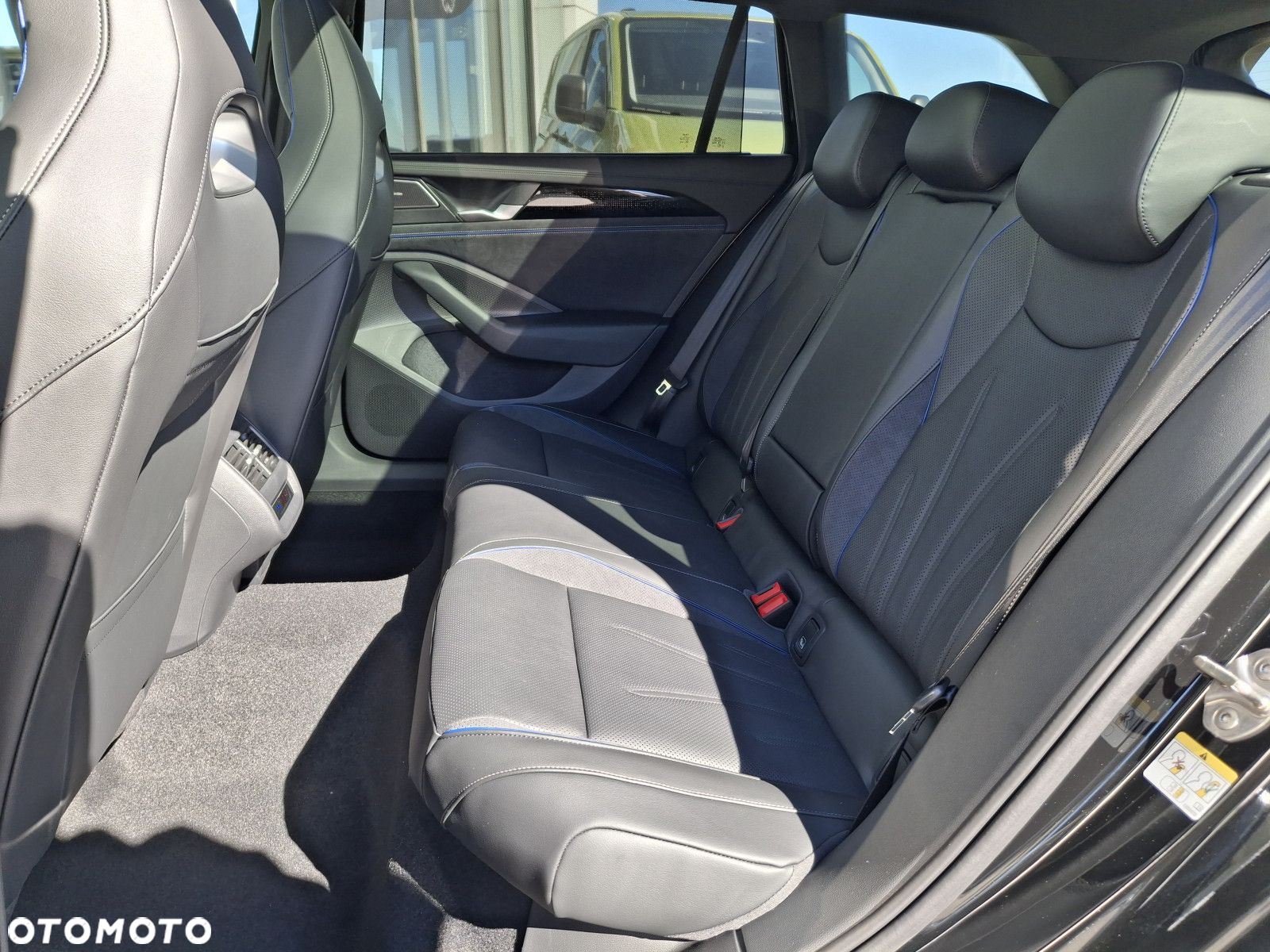 Volkswagen Passat 2.0 TDI SCR 4Mot R-Line DSG - 17