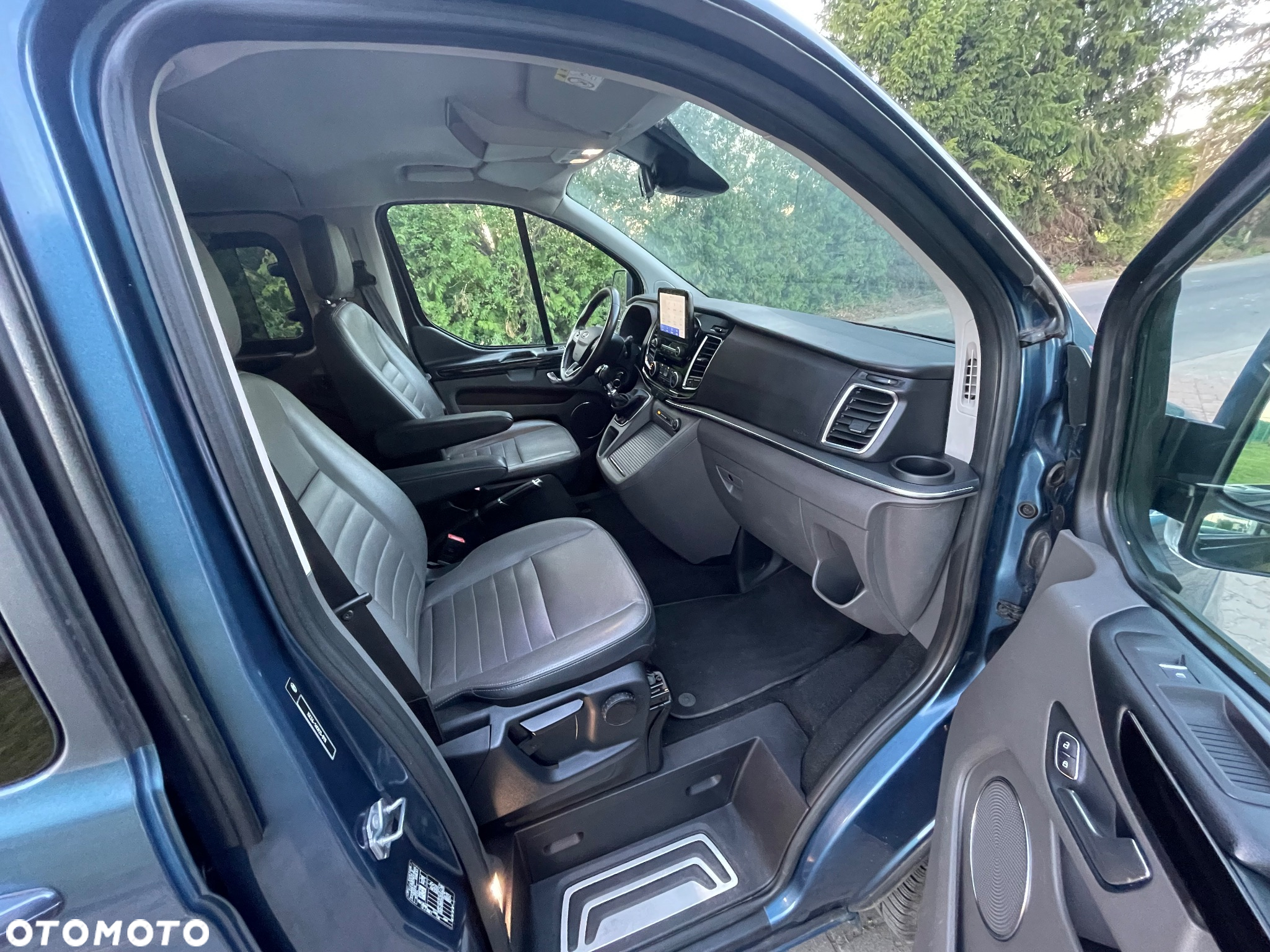 Ford Tourneo Custom 320 L2H1 VA MH Titanium X - 11